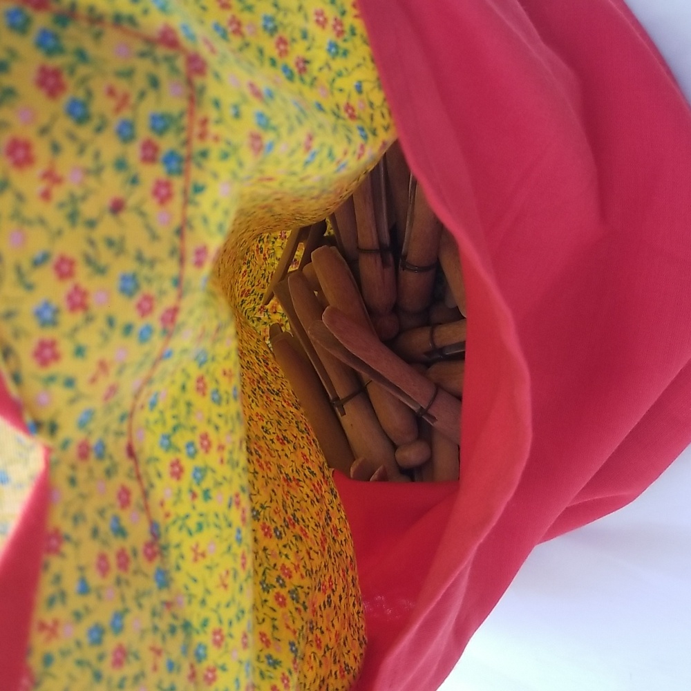 Vintage Clothespin Dress Bag w/ Wooden Clothespins - Picture 7 of 13